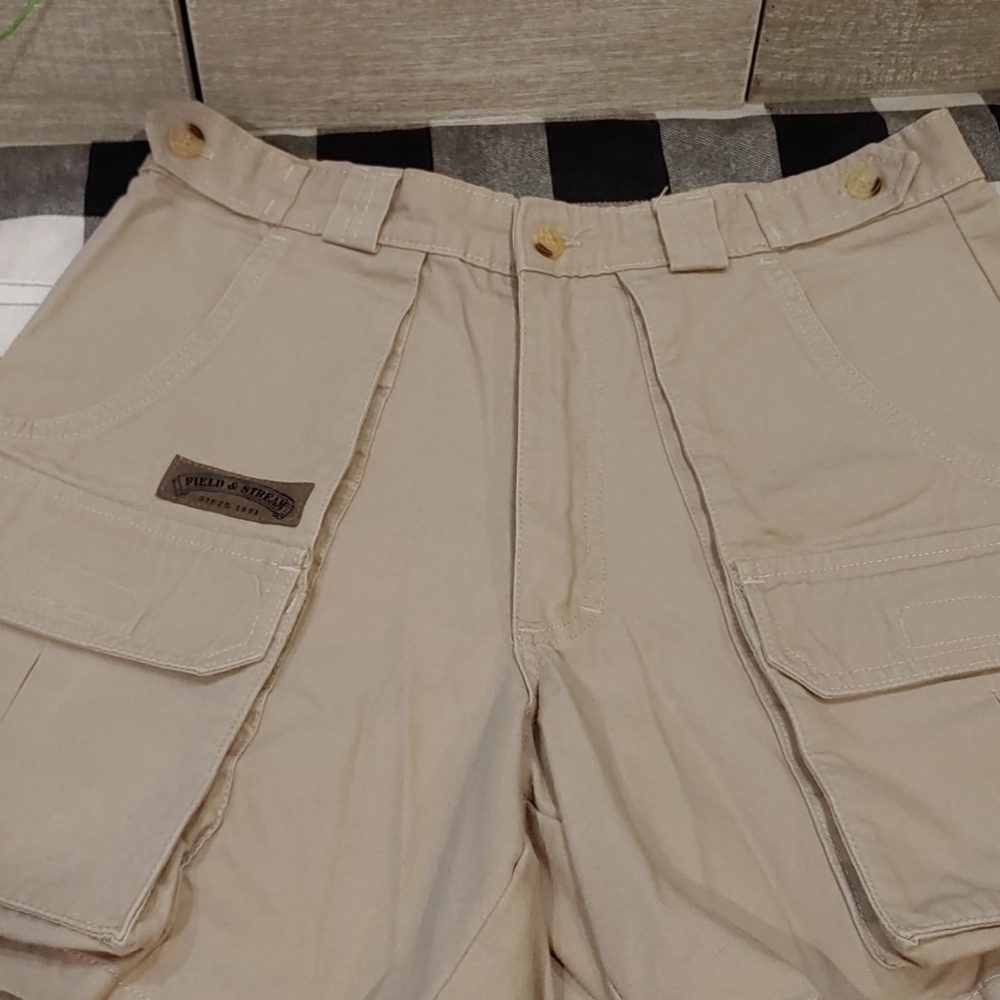 Field and Stream Cargo Shorts Size M